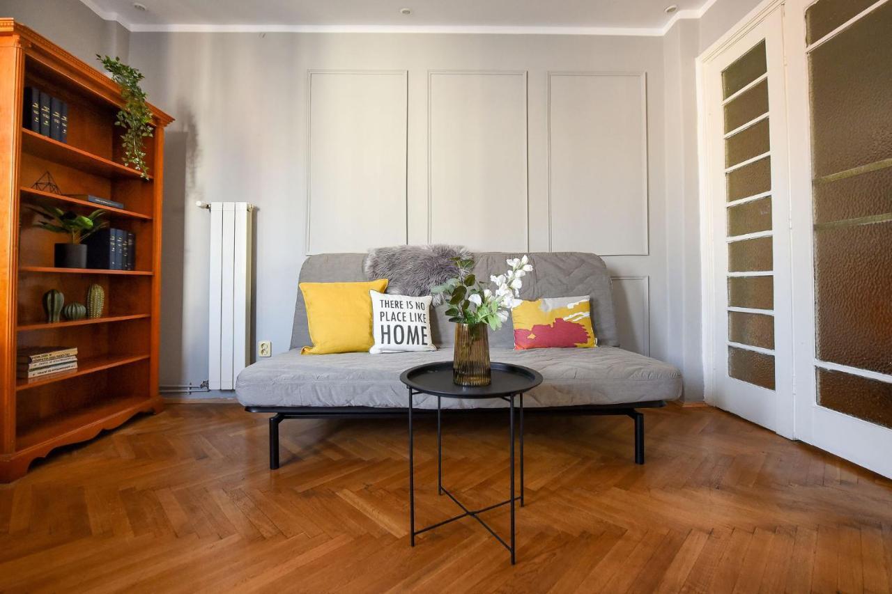 Stylish & Spacious Apartment Near The Old Town - A Touch Of History, A Dash Of Modernity Bukarest Exterior foto