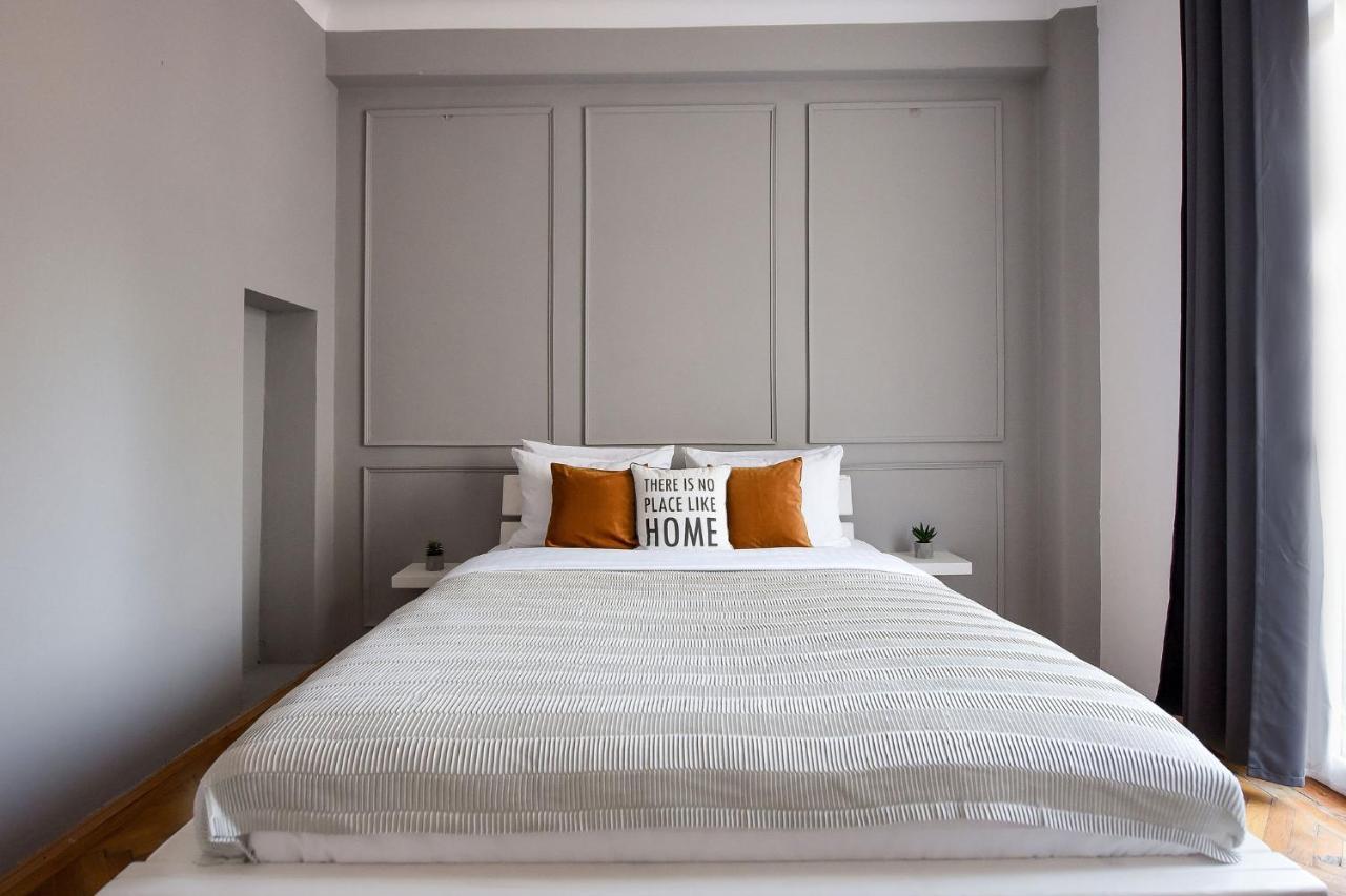 Stylish & Spacious Apartment Near The Old Town - A Touch Of History, A Dash Of Modernity Bukarest Exterior foto