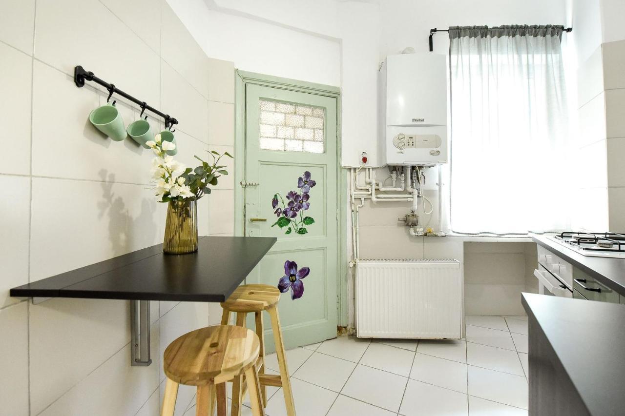 Stylish & Spacious Apartment Near The Old Town - A Touch Of History, A Dash Of Modernity Bukarest Exterior foto