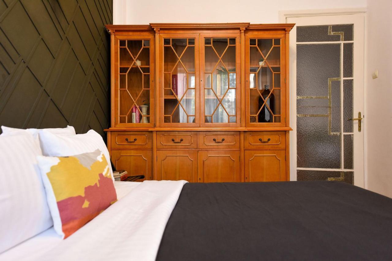 Stylish & Spacious Apartment Near The Old Town - A Touch Of History, A Dash Of Modernity Bukarest Exterior foto