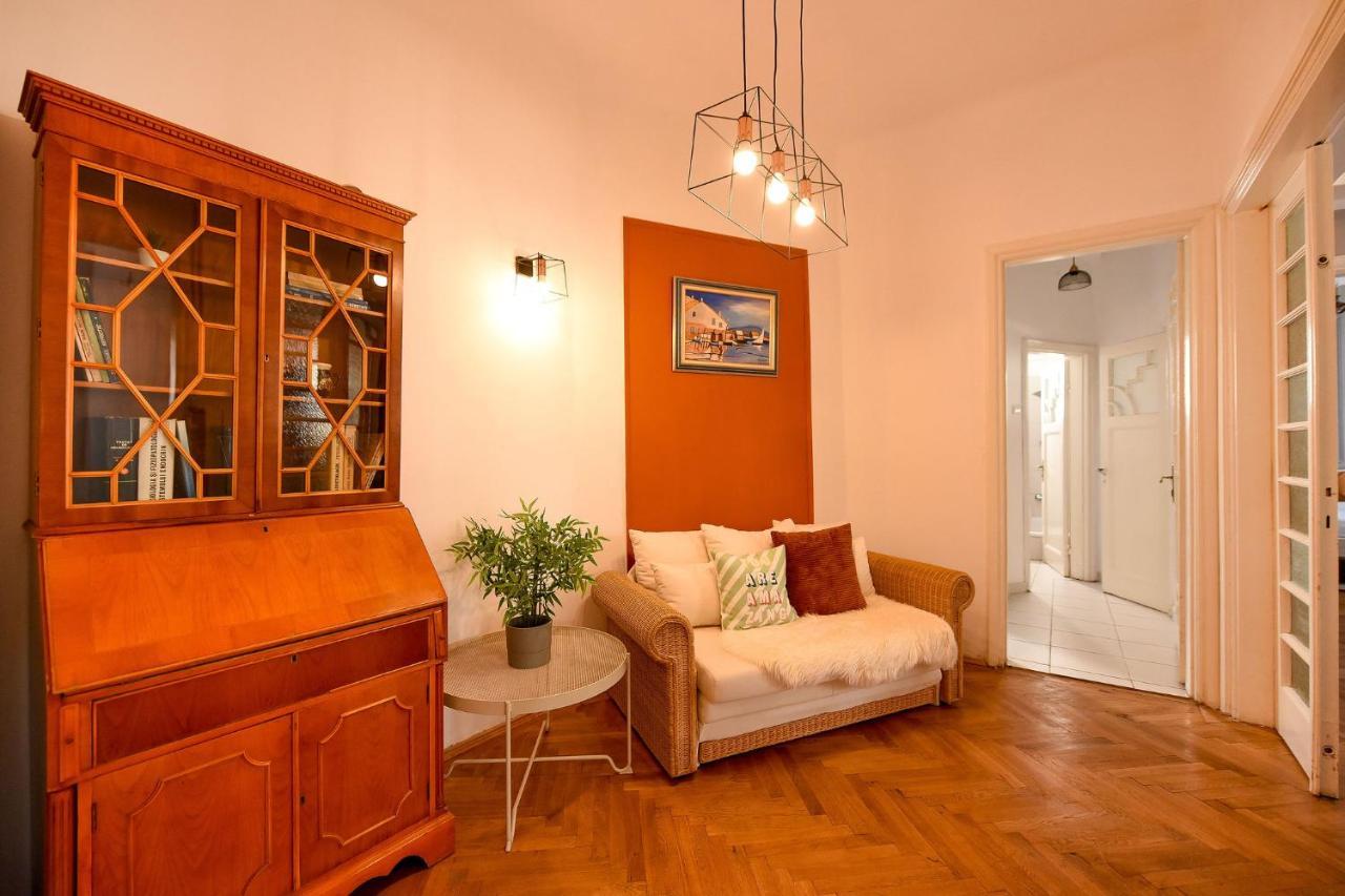 Stylish & Spacious Apartment Near The Old Town - A Touch Of History, A Dash Of Modernity Bukarest Exterior foto