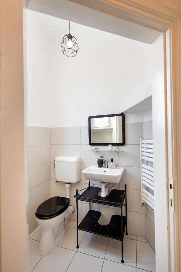 Stylish & Spacious Apartment Near The Old Town - A Touch Of History, A Dash Of Modernity Bukarest Exterior foto