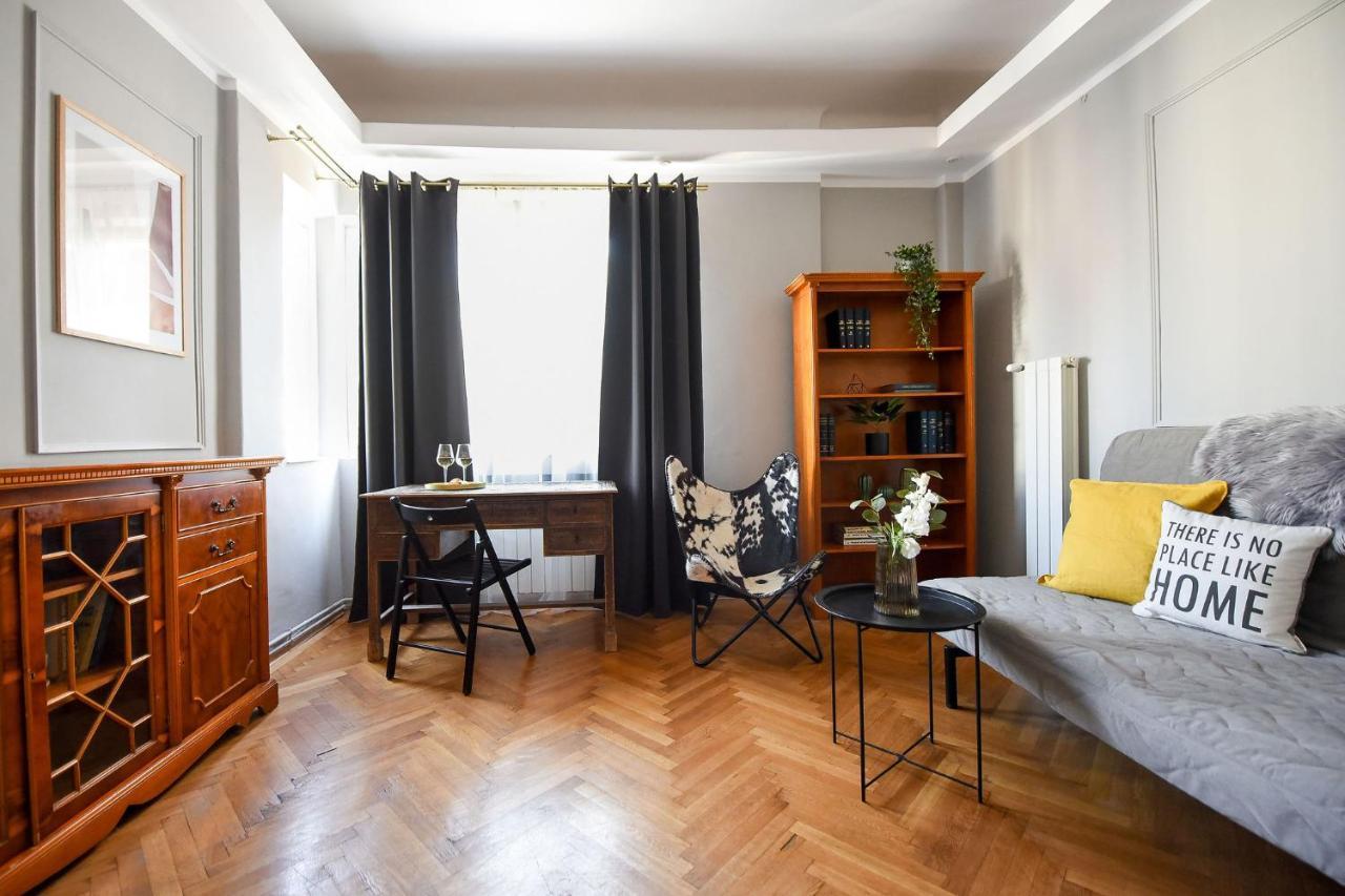 Stylish & Spacious Apartment Near The Old Town - A Touch Of History, A Dash Of Modernity Bukarest Exterior foto